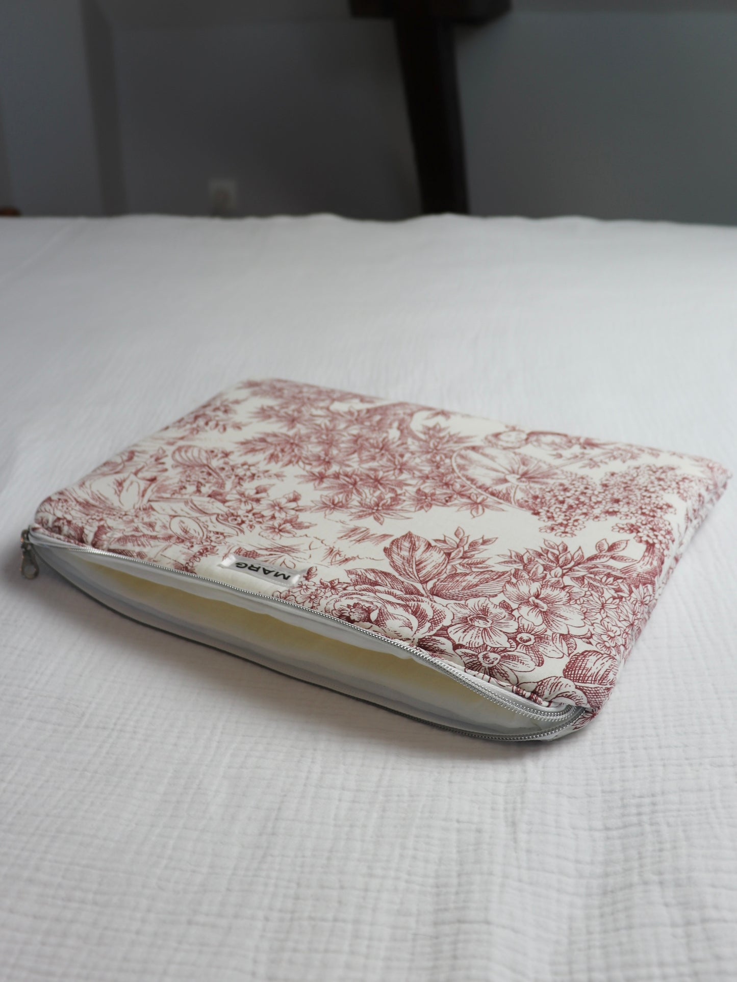 HOUSSE D’ORDINATEUR / TABLETTE - JOUY ROUGE