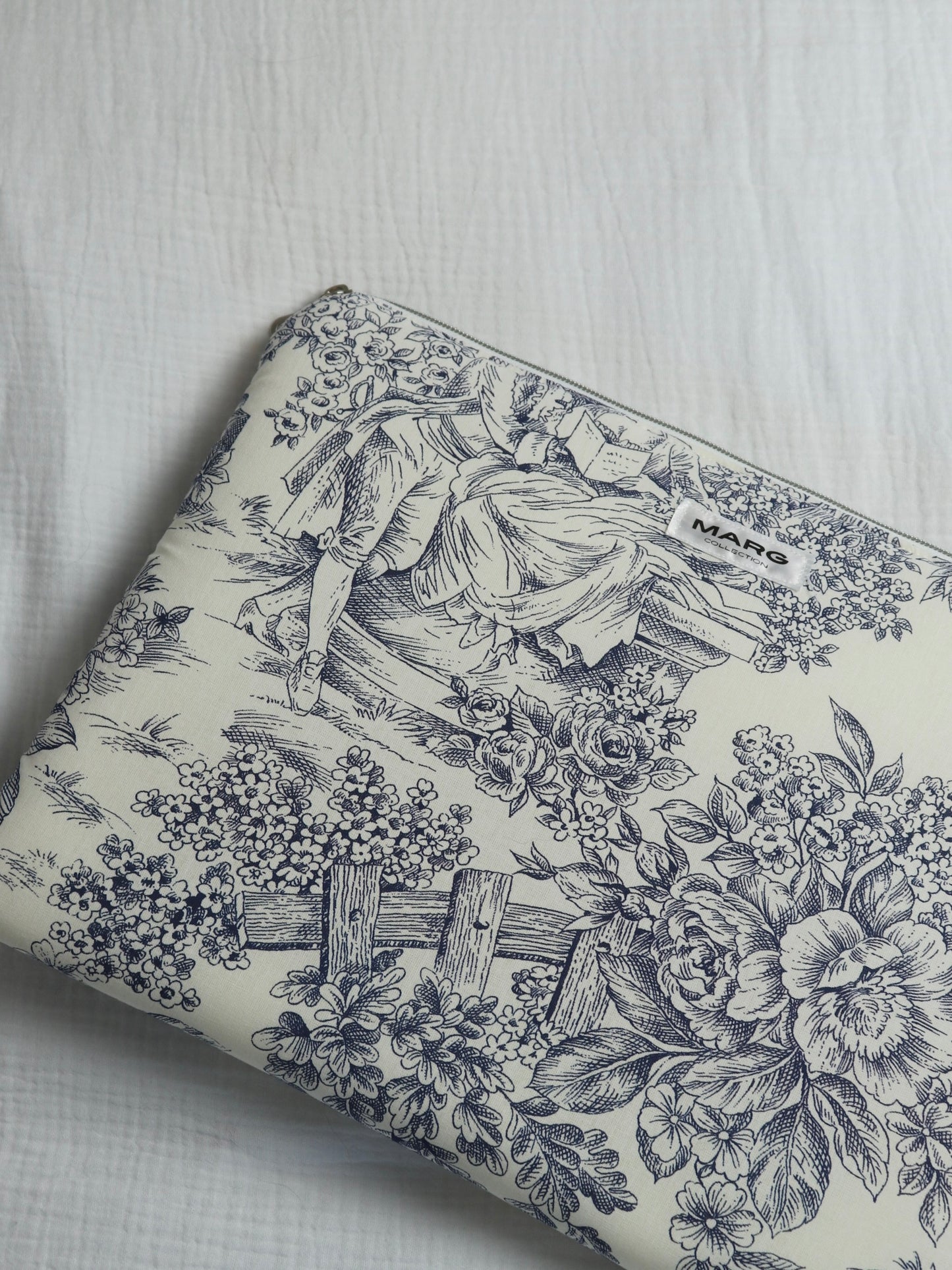 HOUSSE D’ORDINATEUR / TABLETTE - JOUY BLEU