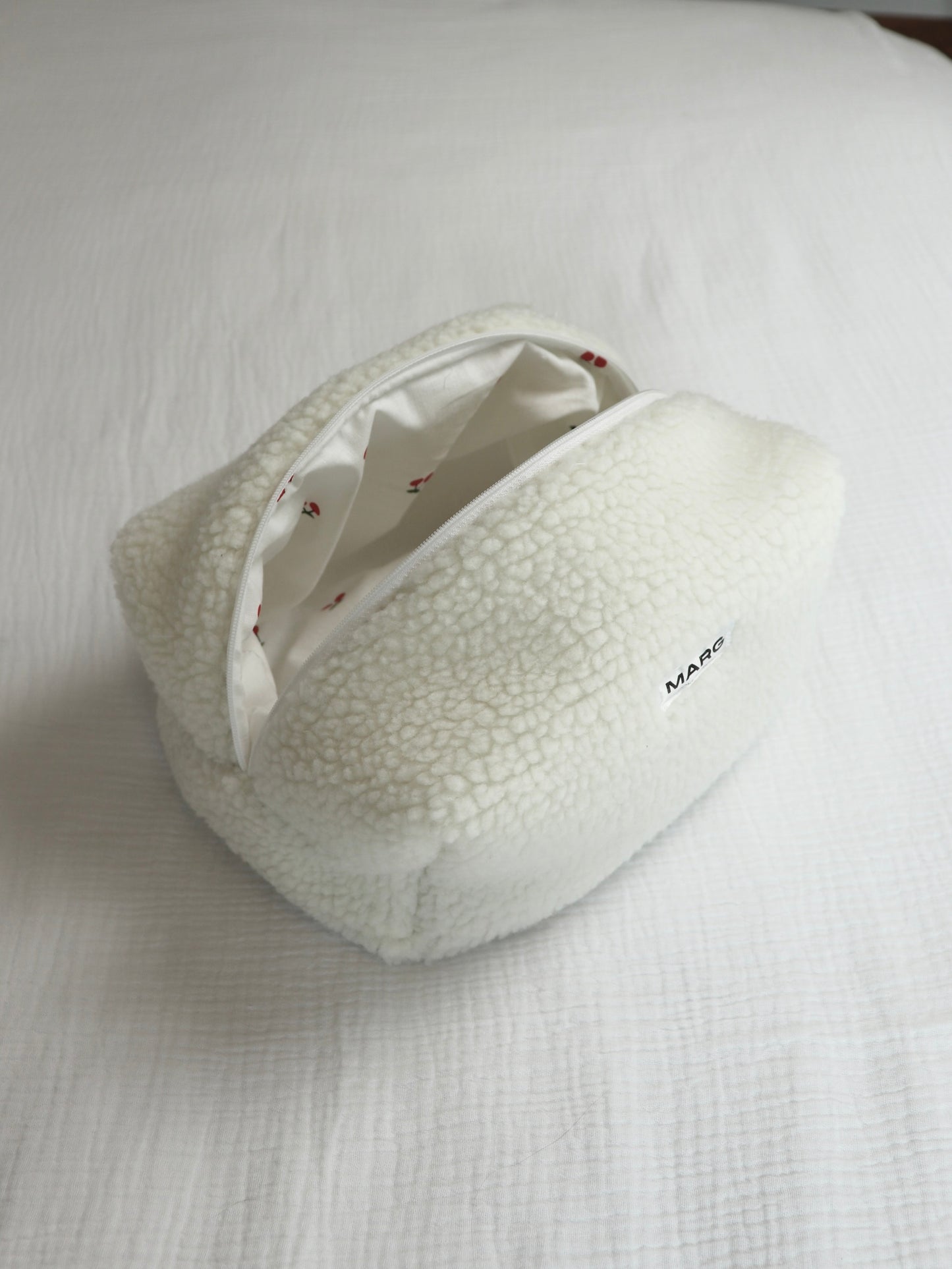 TROUSSE DE TOILETTE - CERISE
