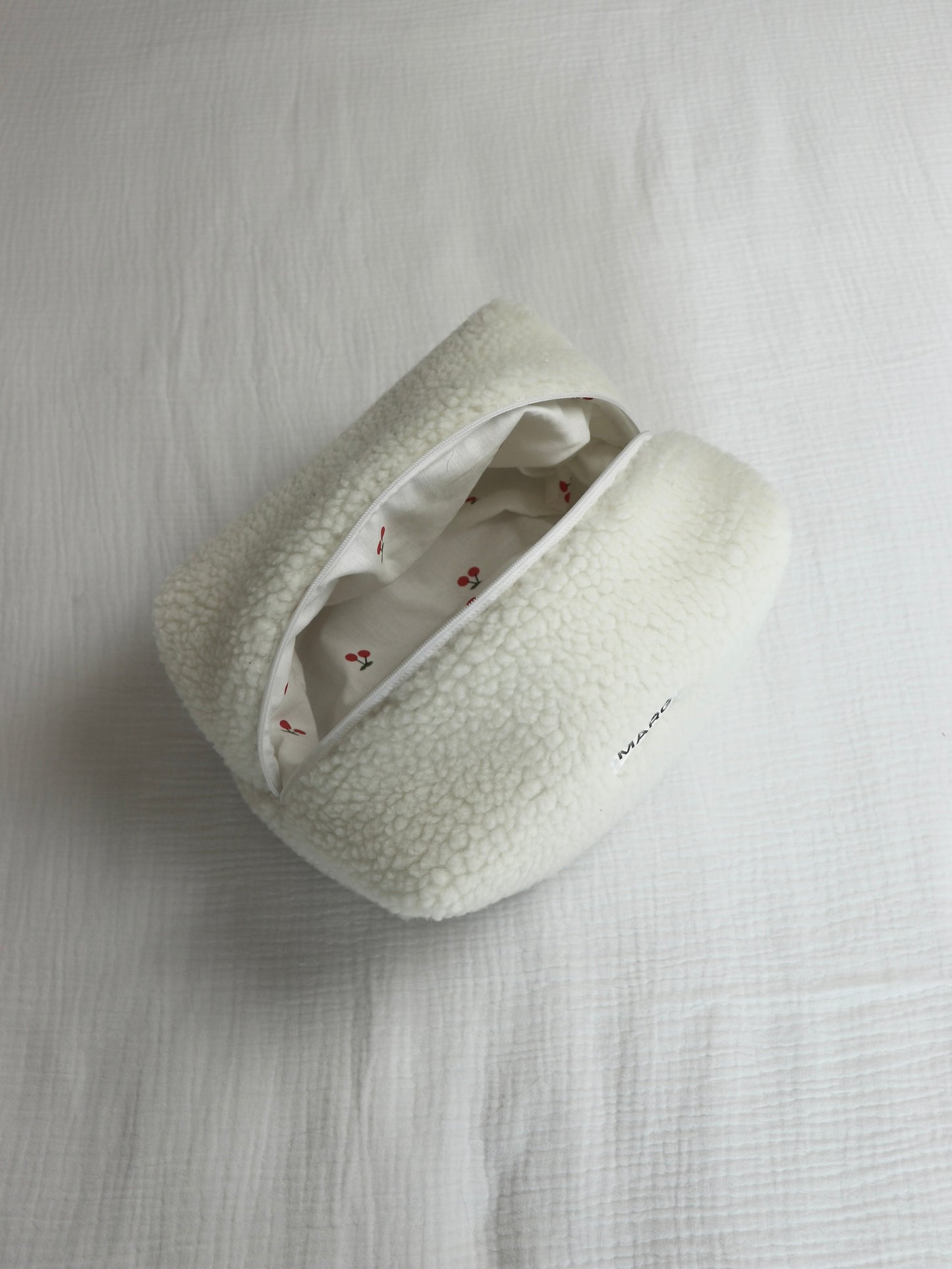 TROUSSE DE TOILETTE - CERISE