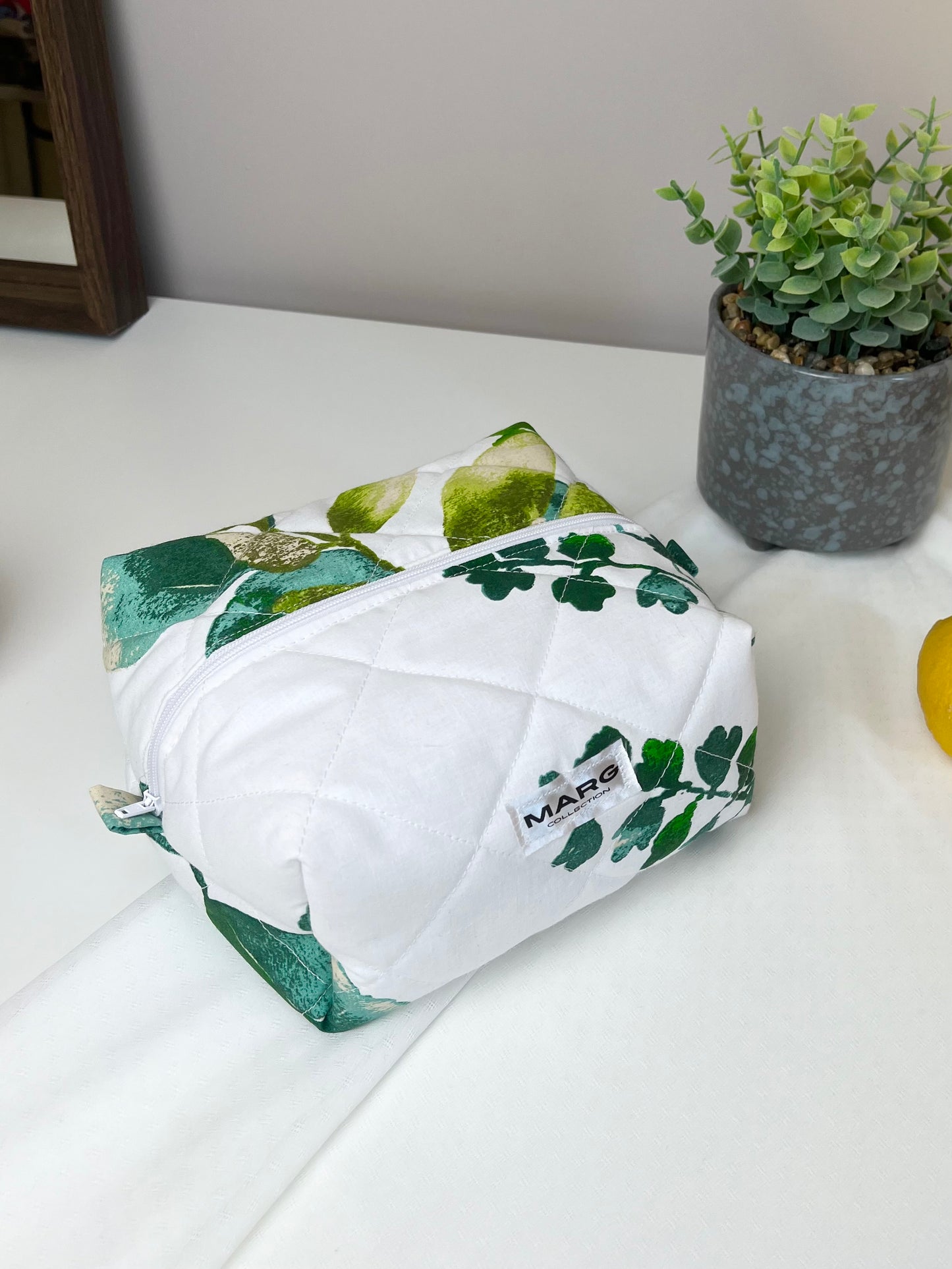 TROUSSE DE TOILETTE - FEUILLE VERTE