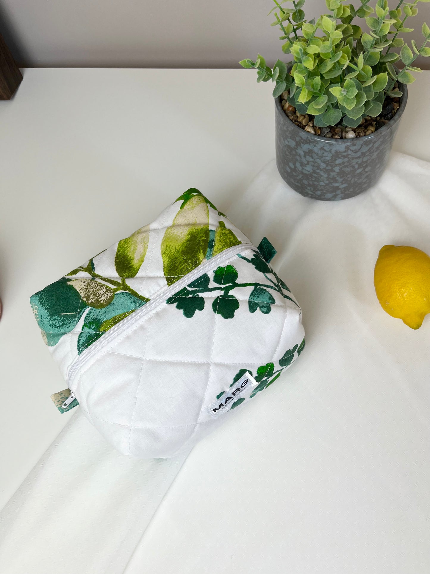 TROUSSE DE TOILETTE - FEUILLE VERTE