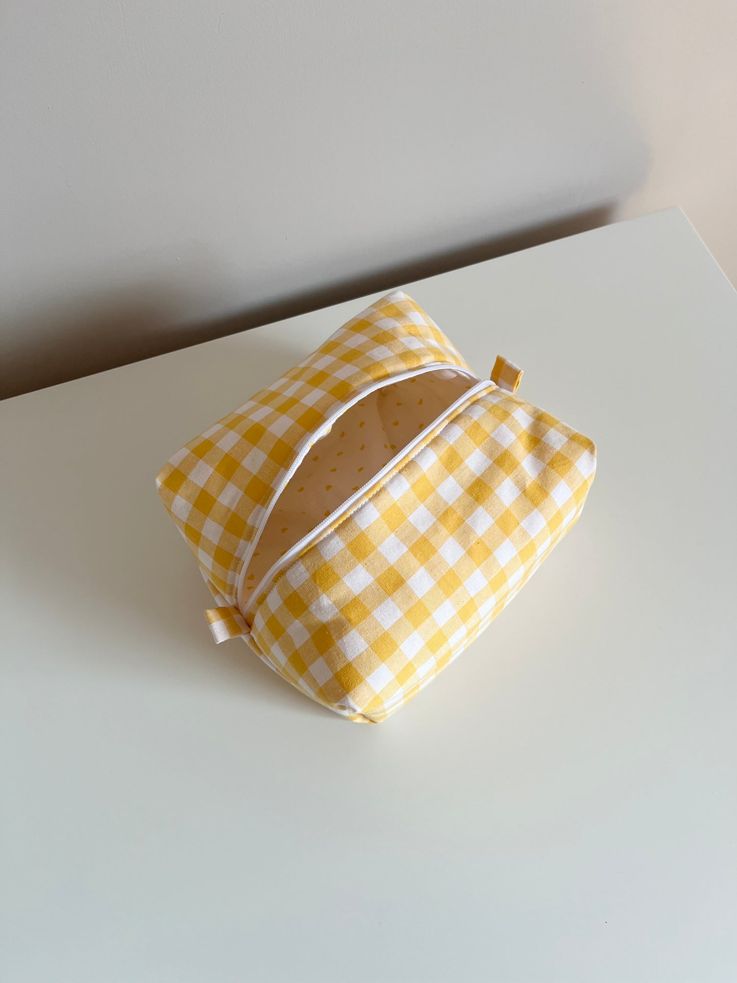 TROUSSE DE TOILETTE - VICHY JAUNE ET PETITS CŒURS JAUNES