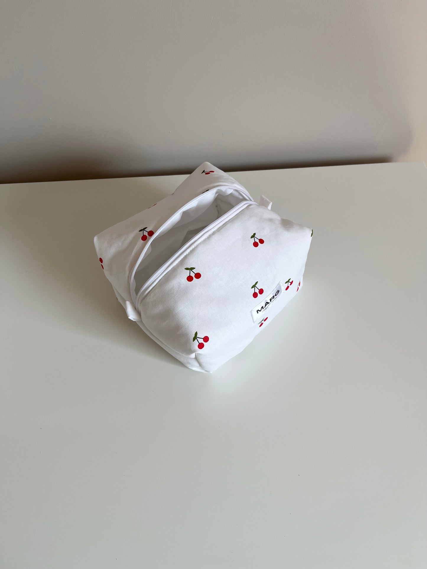 TROUSSE DE TOILETTE - CERISES