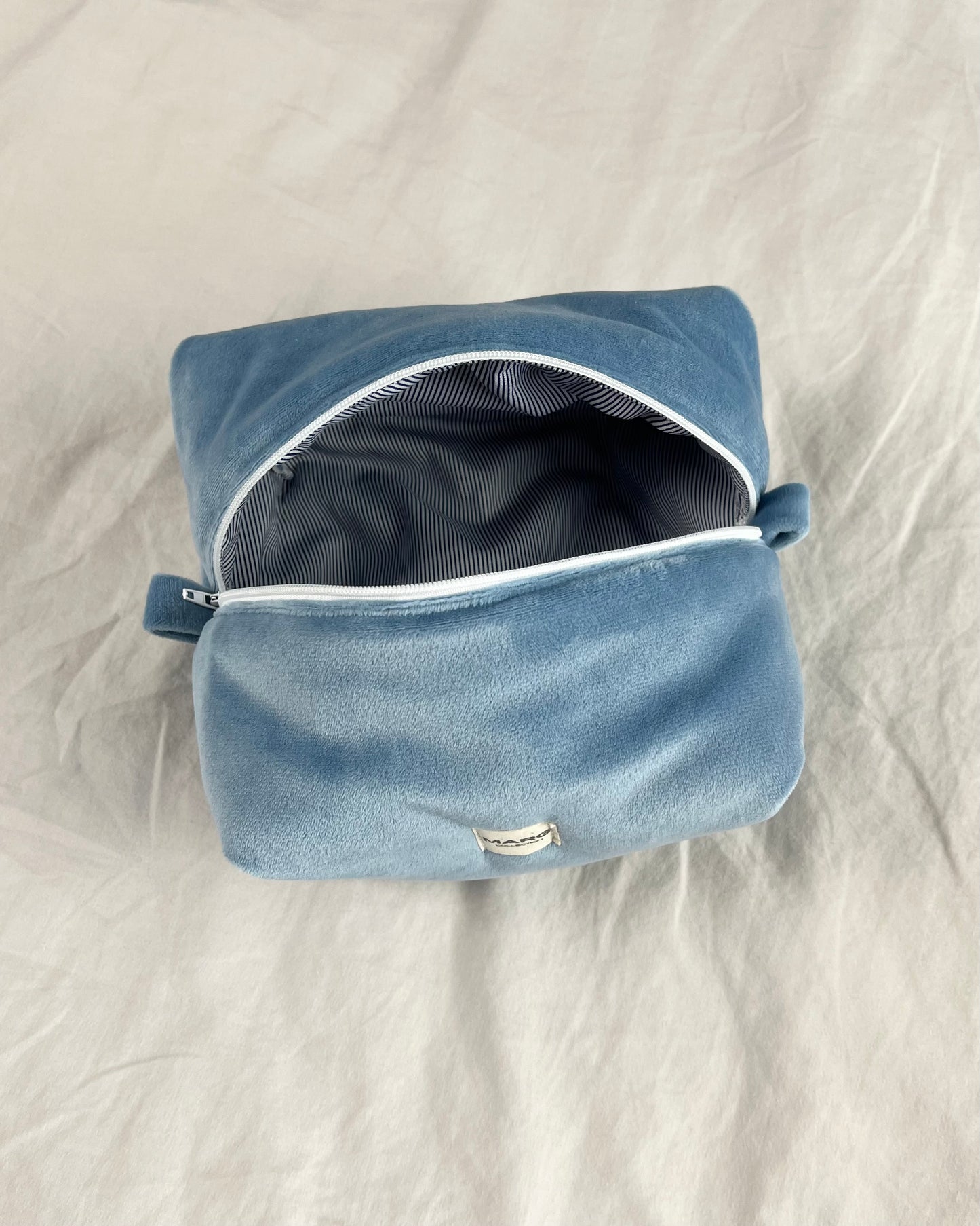 TROUSSE DE TOILETTE - MINKY BLEU ET RAYÉ BLEU